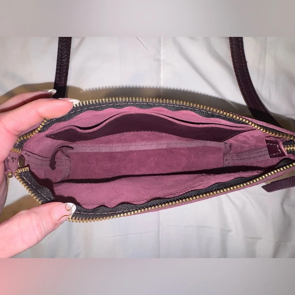 Portland Leather Poppy Classic Bag in Plum EUC - Picture 5 of 9